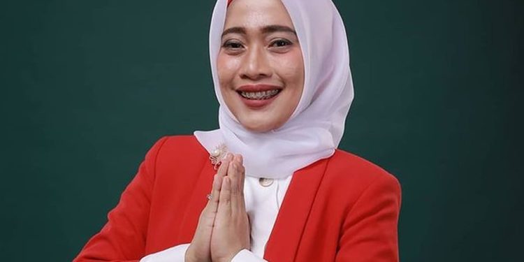 Tia dipecat PDIP (2)