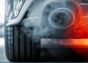 knalpot mobil asap putih