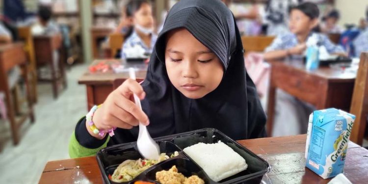 Anggaran Program Makan Gratis Tembus Rp 800 Miliar per hari!