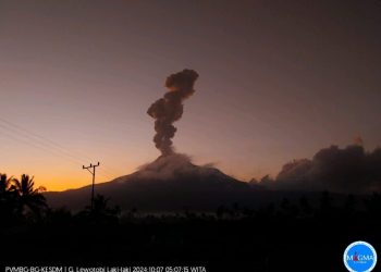 gunung lewatobi erupsi
