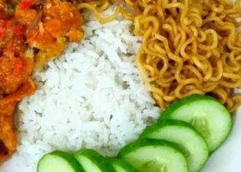 mie instan nasi