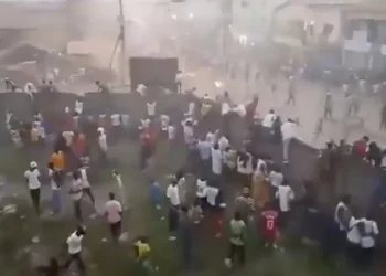 kericuhan suporter sepak bola afrika barat