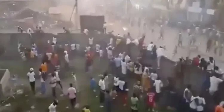 kericuhan suporter sepak bola afrika barat