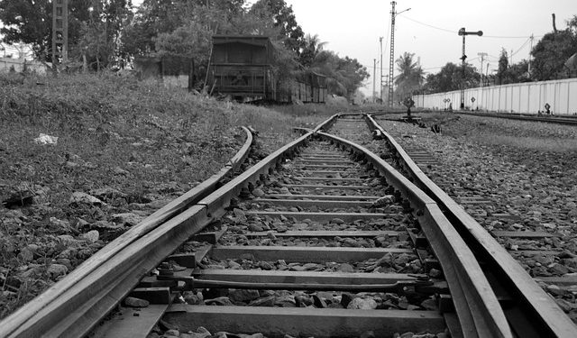 tertabrak kereta api