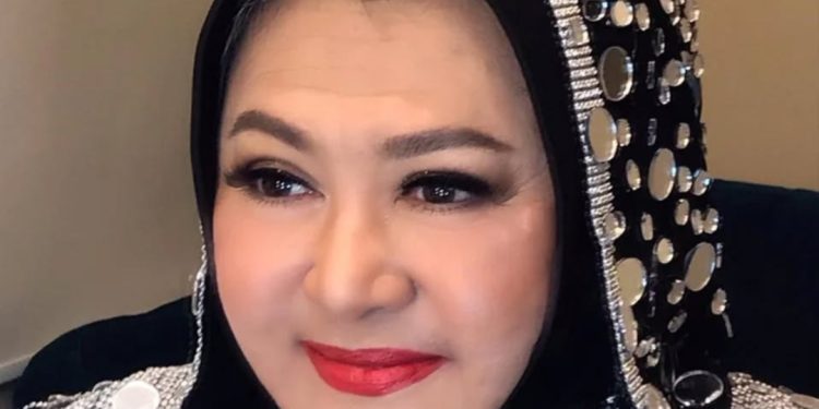 Emilia Contessa meninggal dunia