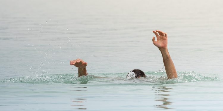 bocah tenggelam saguling