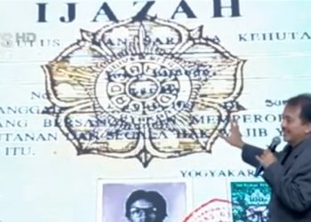 Ijazah Jokowi palsu Roy Suryo
